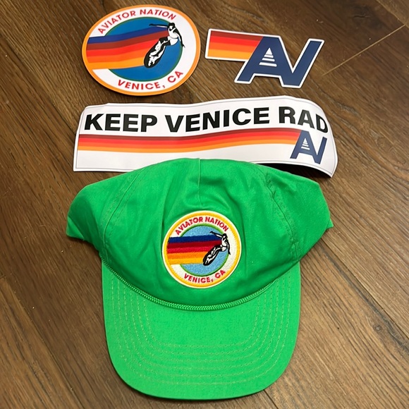 NWT Rare Aviator Nation Trucker Hat Surf
Venice Malibu LA CA Surf Royal Blue - Picture 1 of 6